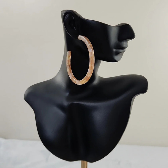 HOOP earring set. Plastic lightweight. - Picture 5 of 8